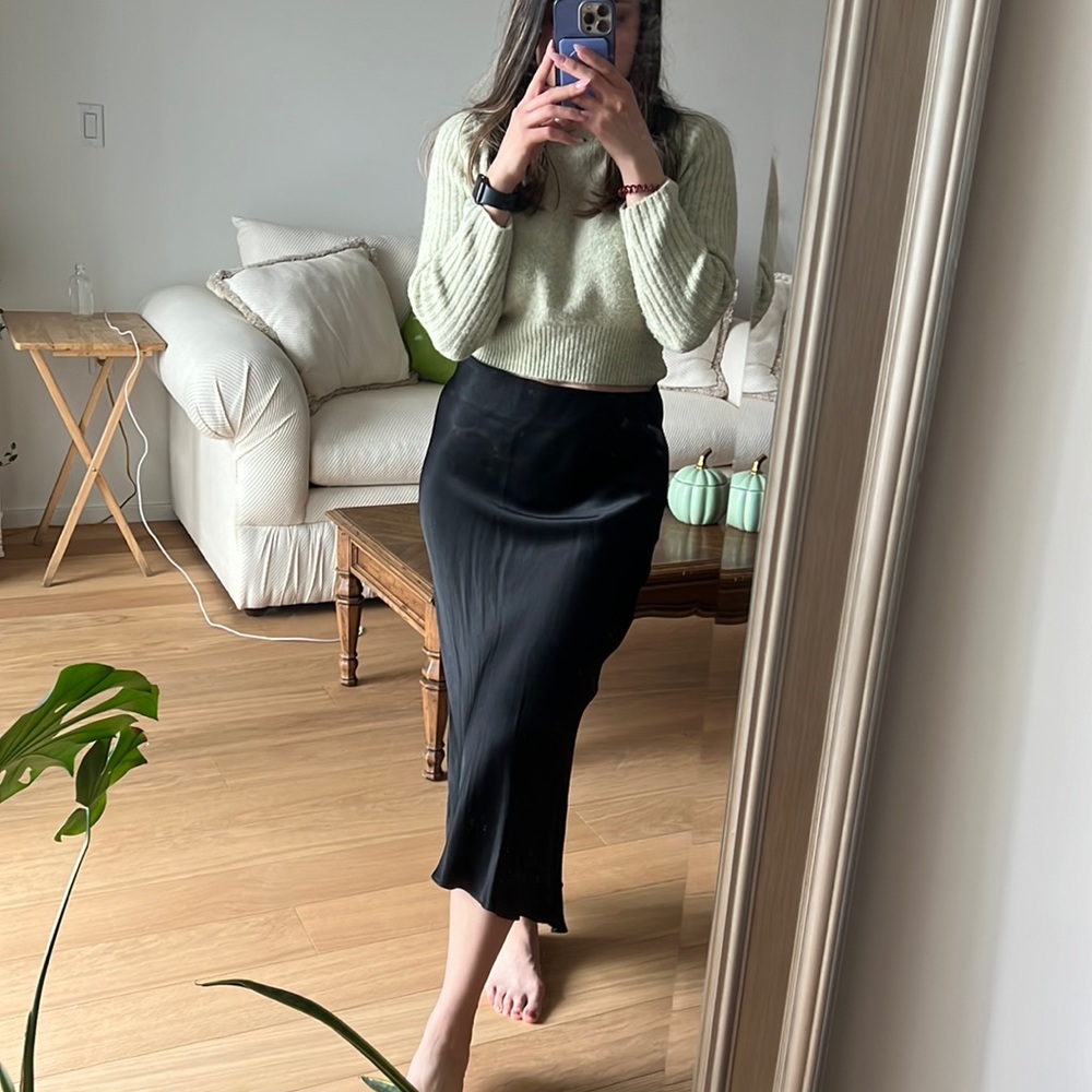 Black midi skirt
